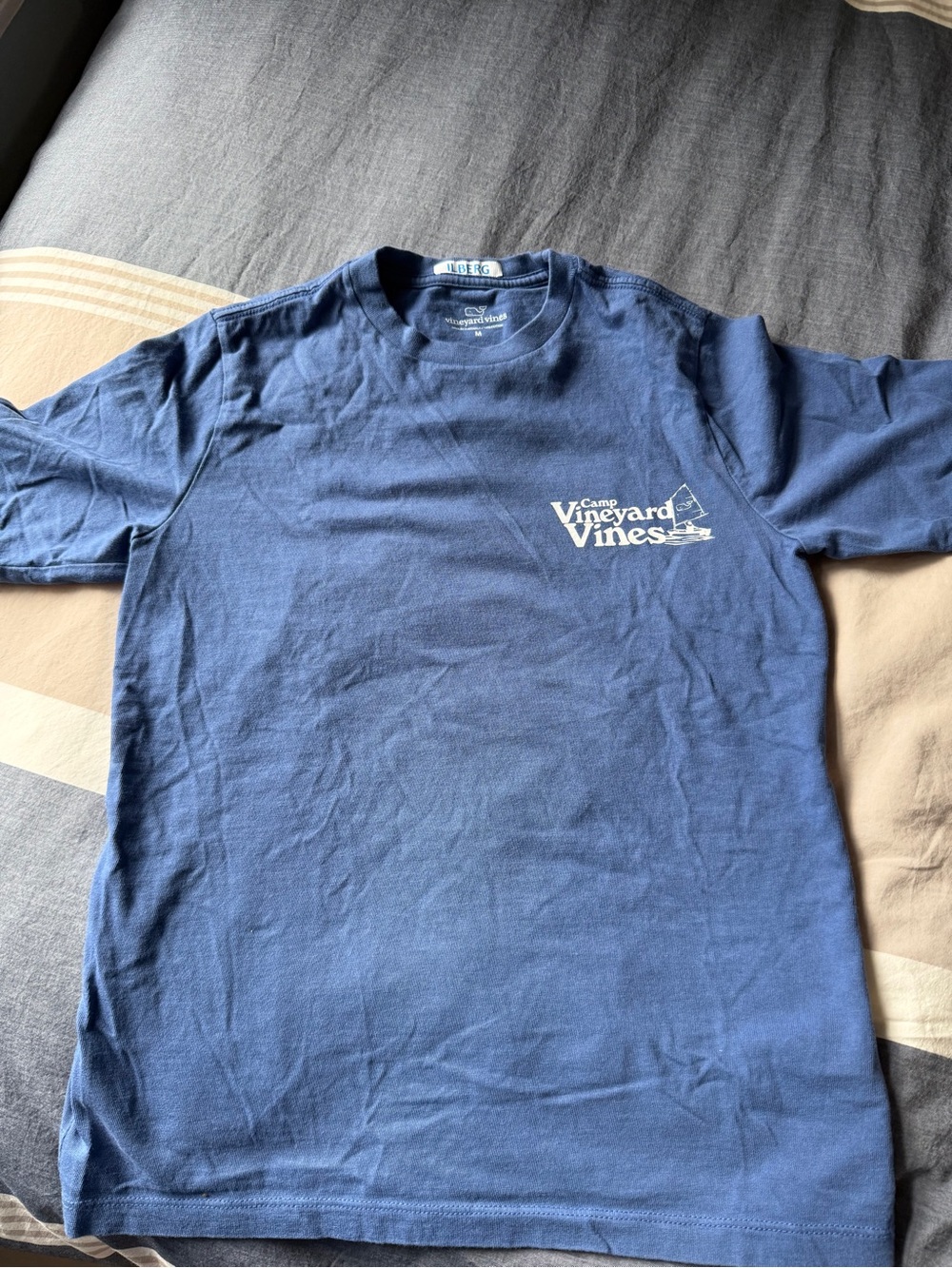 Vineyard Vines Men’s Short-Sleeve Tee in Navy Blue with Chest Logo